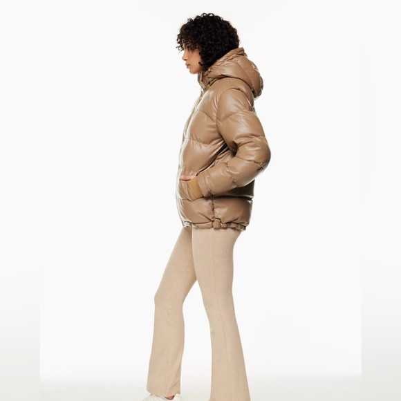 Aritzia super puff jacket is caramel. - Picture 6 of 8